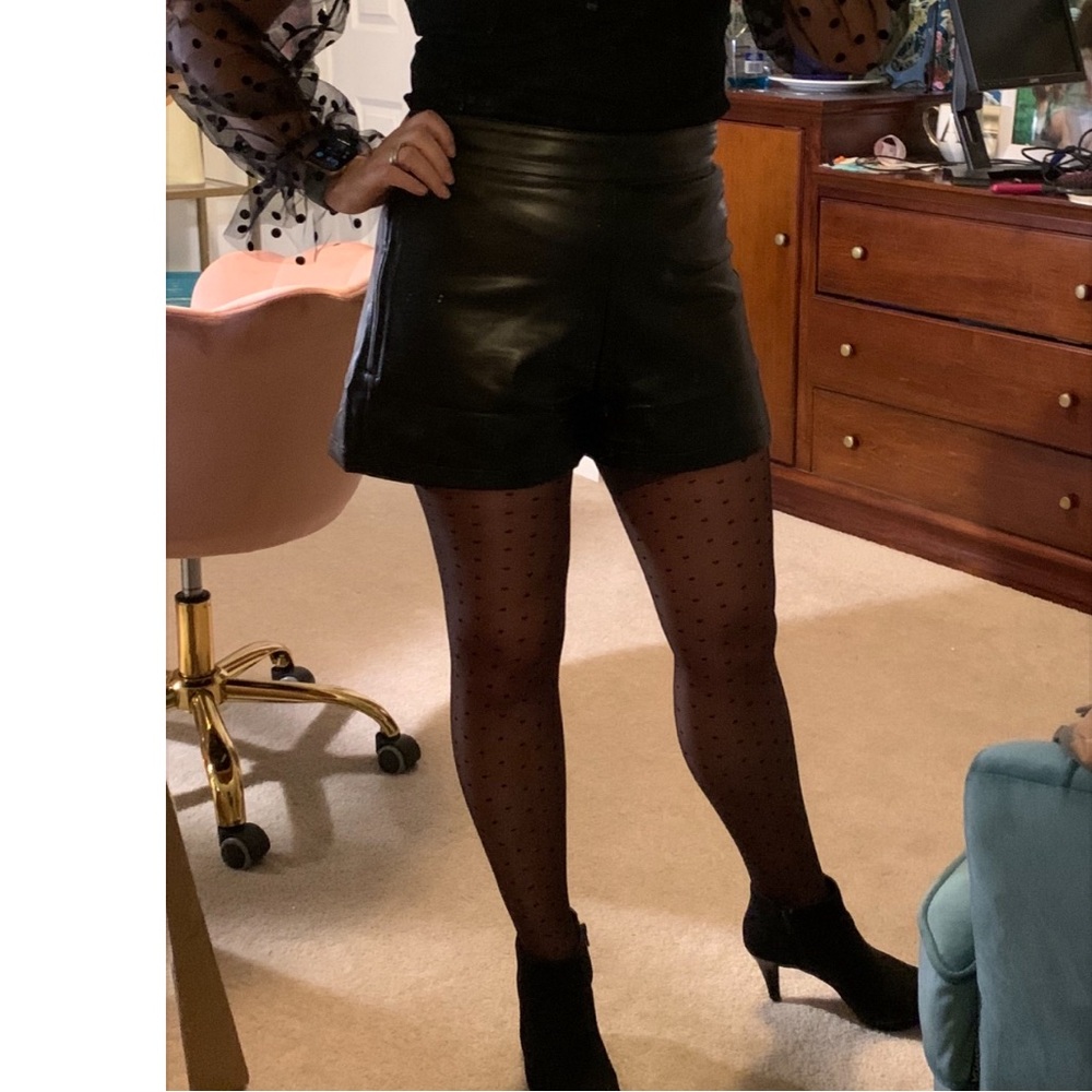 High Waisted Faux Leather Black Shorts Medium - Picture 9 of 9
